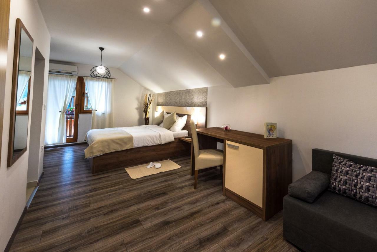 Guest House Vana コレニツァ エクステリア 写真