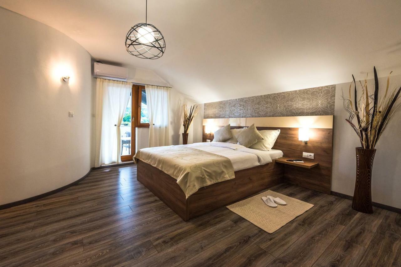 Guest House Vana コレニツァ エクステリア 写真