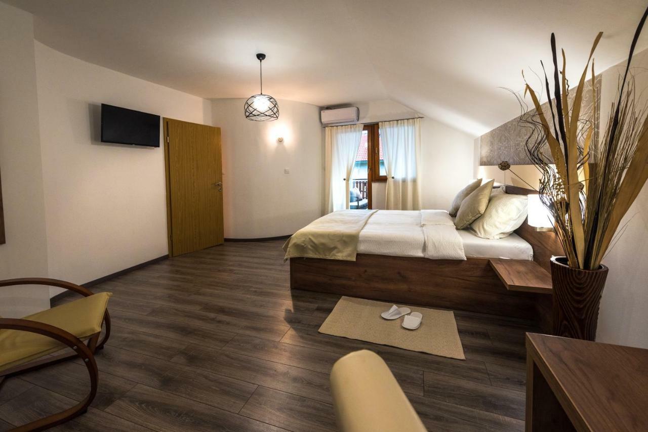 Guest House Vana コレニツァ エクステリア 写真